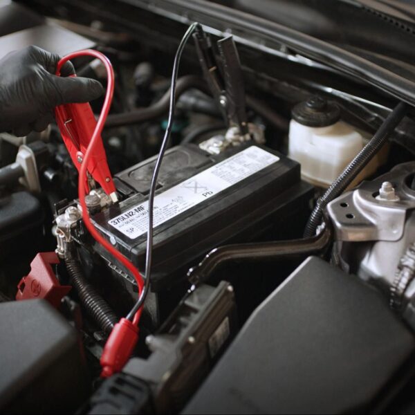 working-on-car-battery-blog-images-2022-01-jan-fcac-web-bsro